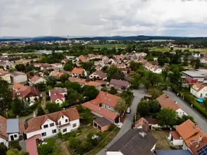 Pronájem vícegeneračního domu, Stará Huť, Karla Dvořáka, 300 m2