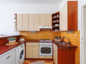 Pronájem bytu 1+kk, Praha - Záběhlice, Záběhlická, 26 m2