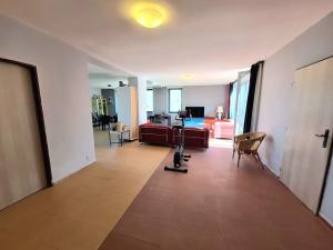 Prodej rodinného domu, Chrášťany, 250 m2