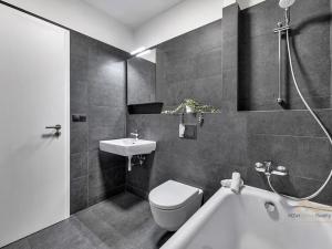 Prodej bytu 2+kk, Praha - Vysočany, Svatošových, 60 m2