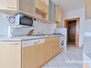 Pronájem bytu 3+1, Brno, Žebětínská, 71 m2