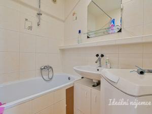 Pronájem bytu 3+1, Brno, Žebětínská, 71 m2