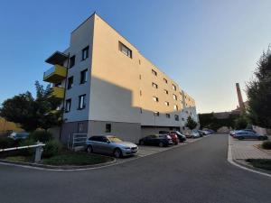 Pronájem bytu 2+kk, Pardubice - Zelené Předměstí, Bratranců Veverkových, 55 m2