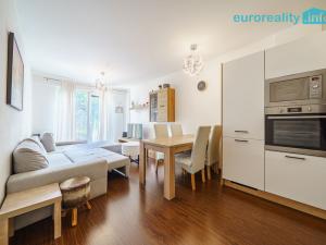 Prodej bytu 2+kk, Karlovy Vary, Mattoniho nábřeží, 62 m2