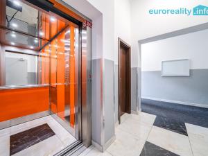 Prodej bytu 2+kk, Karlovy Vary, Mattoniho nábřeží, 62 m2