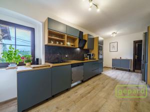 Prodej bytu 3+1, Karlovy Vary, Pražská silnice, 72 m2