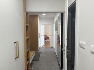 Prodej bytu 2+1, Praha, Vratislavská, 59 m2