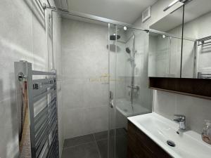 Prodej bytu 2+1, Praha, Vratislavská, 59 m2