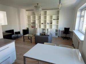 Pronájem bytu 3+kk, Praha - Vršovice, Gruzínská, 67 m2