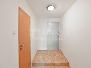 Pronájem bytu 1+1, Praha - Smíchov, Lidická, 39 m2