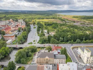 Prodej komerční nemovitosti, Sokolov, Nádražní, 1600 m2