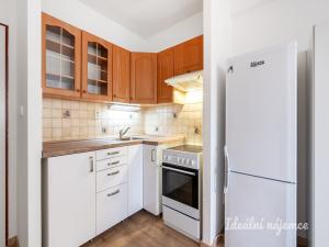 Pronájem bytu 2+kk, Praha - Troja, Hnězdenská, 35 m2