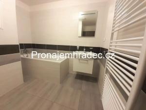 Pronájem bytu 2+kk, Hradec Králové, Kejzlarova, 61 m2