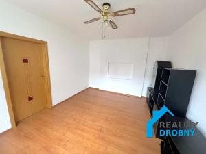 Pronájem bytu 3+1, Děčín, Kosmonautů, 66 m2