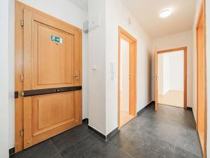 Pronájem bytu 3+1, Praha - Smíchov, V lesíčku, 110 m2