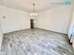 Pronájem bytu 2+1, Karlovy Vary, Dr. Davida Bechera, 83 m2