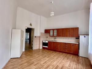 Pronájem bytu 2+1, Karlovy Vary, Dr. Davida Bechera, 83 m2