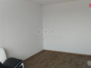 Pronájem bytu 2+kk, Pardubice - Polabiny, Valčíkova, 31 m2