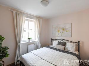 Pronájem bytu 3+kk, Praha - Vinohrady, Záhřebská, 68 m2