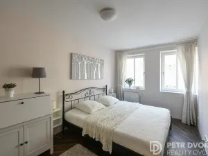 Pronájem bytu 3+kk, Praha - Vinohrady, Záhřebská, 68 m2