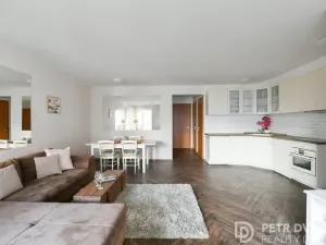 Pronájem bytu 3+kk, Praha - Vinohrady, Záhřebská, 68 m2