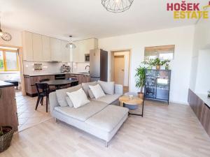 Prodej bytu 3+kk, Holubice, 74 m2