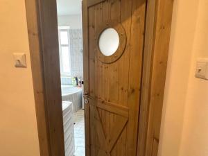 Prodej bytu 2+kk, Dalovice, Pod Strání, 48 m2