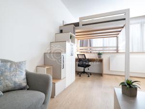 Pronájem bytu 1+kk, Praha, Pobřežní, 26 m2