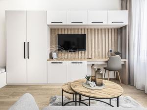 Pronájem bytu 1+kk, Praha, Pobřežní, 35 m2