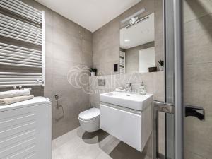 Pronájem bytu 1+kk, Praha, Pobřežní, 35 m2