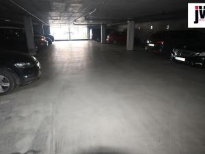 Pronájem garážového stání, Plzeň, Poděbradova, 11 m2