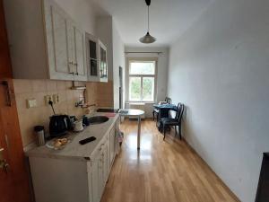Pronájem bytu 1+1, Praha - Žižkov, Krásova, 30 m2
