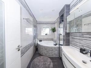 Prodej rodinného domu, Praha - Suchdol, Osvobození, 314 m2