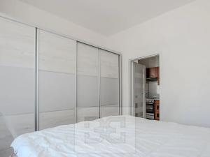 Pronájem bytu 2+kk, Praha - Nusle, Bartoškova, 44 m2