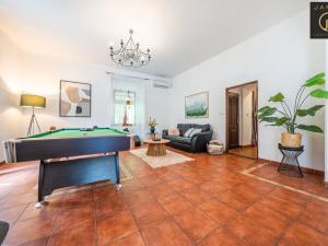 Prodej vily, Roztoky, 300 m2