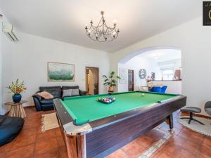 Prodej vily, Roztoky, 300 m2