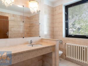 Pronájem rodinného domu, Praha - Lhotka, Na dlouhé mezi, 436 m2