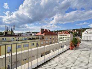 Pronájem bytu 3+kk, Praha - Košíře, Hlaváčkova, 85 m2