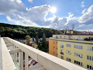 Pronájem bytu 3+kk, Praha - Košíře, Hlaváčkova, 85 m2