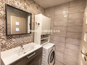 Prodej bytu 2+1, Ústí nad Labem - Střekov, Kozinova, 54 m2