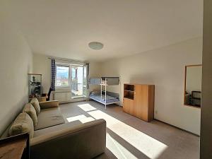 Pronájem bytu 2+kk, Praha - Kbely, Blériotova, 50 m2