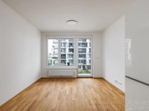 Pronájem bytu 1+kk, Praha - Vysočany, Smržových, 31 m2