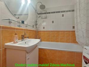 Pronájem bytu 3+kk, Praha - Háje, Brechtova, 67 m2