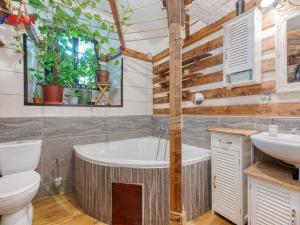 Prodej rodinného domu, Všechlapy, 200 m2