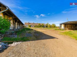 Prodej zemědělského objektu, Černovice, 4026 m2