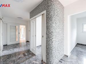 Prodej vily, Měchenice, Hlavní, 330 m2
