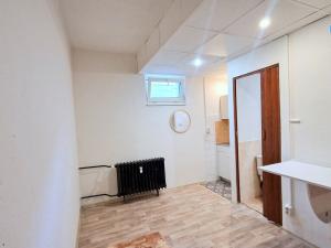 Pronájem bytu 1+kk, Praha - Malešice, Nad úžlabinou, 15 m2