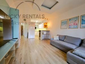 Pronájem bytu 2+kk, Praha - Hloubětín, Granitova, 52 m2