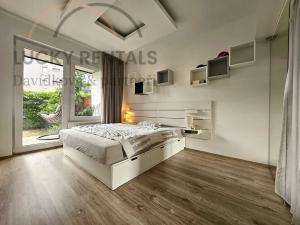 Pronájem bytu 2+kk, Praha - Hloubětín, Granitova, 52 m2