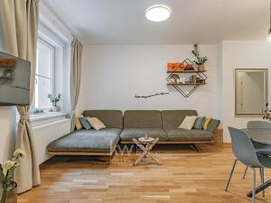 Pronájem bytu 2+kk, Praha - Vinohrady, Písecká, 49 m2